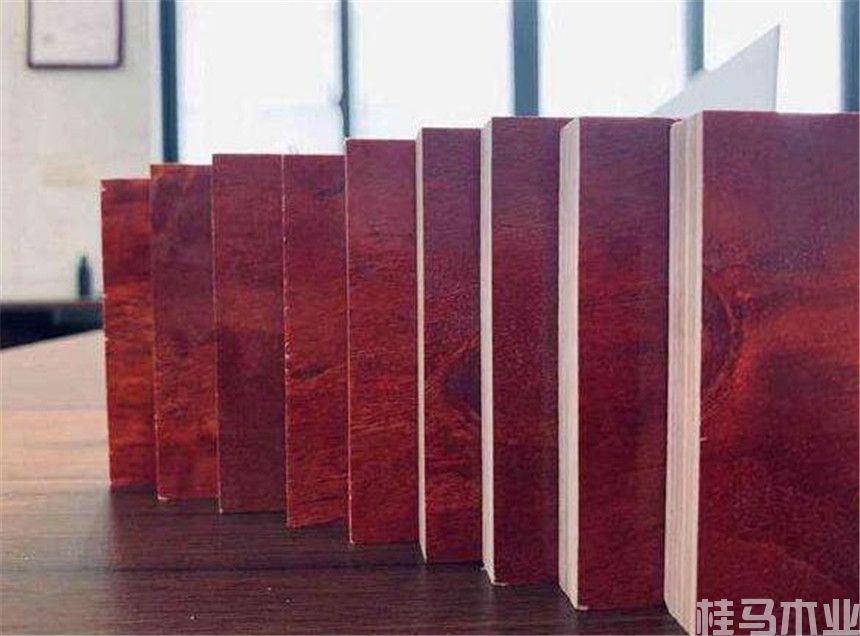 圆柱模板怎样进行脱模